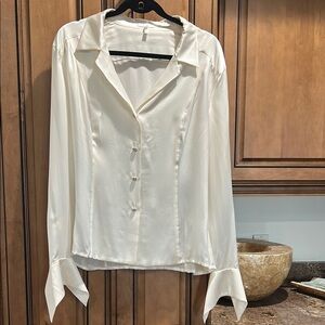 Elegant Cream Women's Blouse